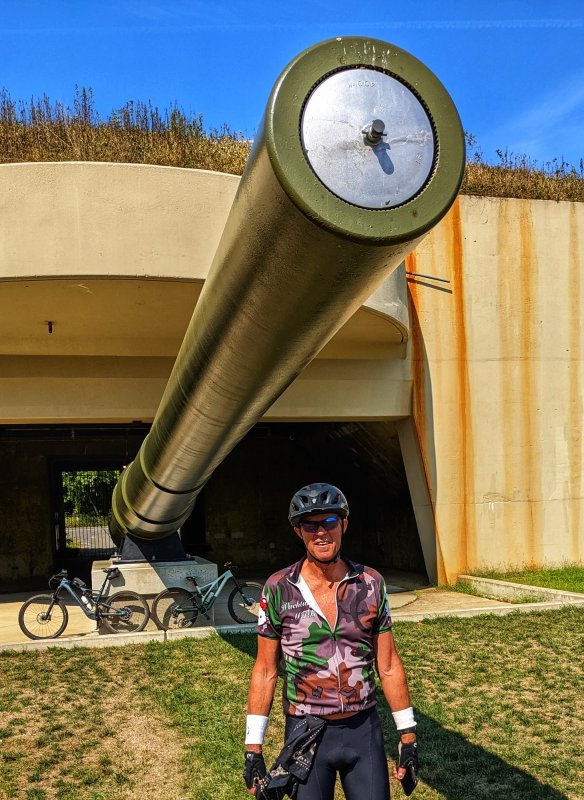 B1GG GUNS PXL_20220917_152645049.MP-01.jpg