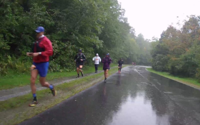 runners rain2.jpg
