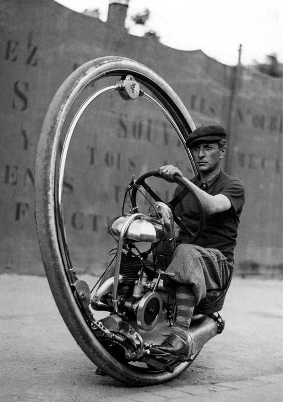 the-motoruota-monowheel-driven-by-davide-cislaghi-france-v0-th4itpnd3boa1.jpg